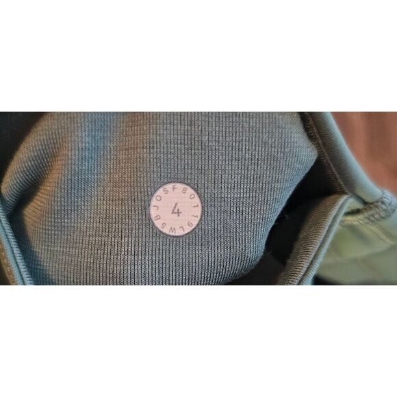 Lululemon Size 4 Wunder Train - Picture 5 of 6